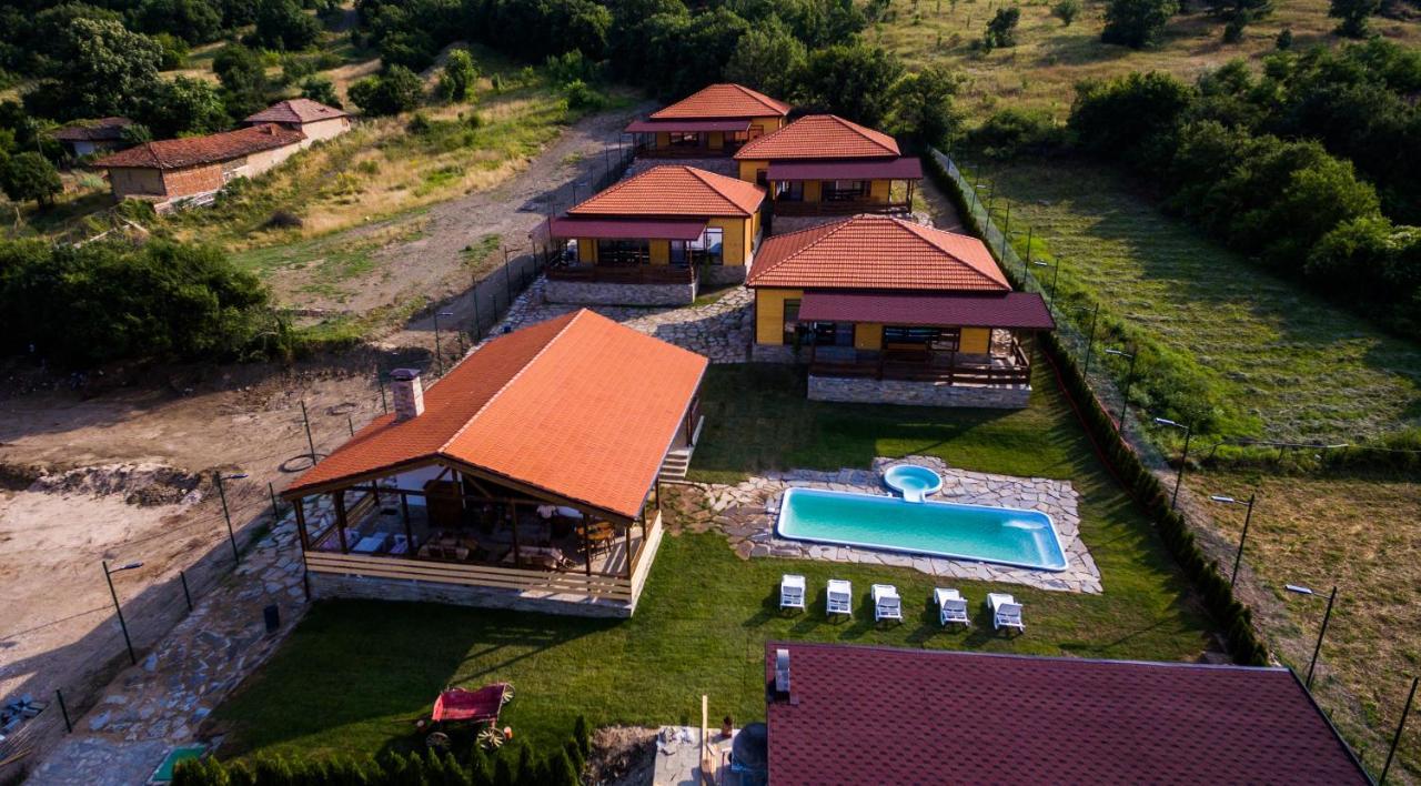 Етно Комплекс "Поп Грую Бански" Banya  Bagian luar foto