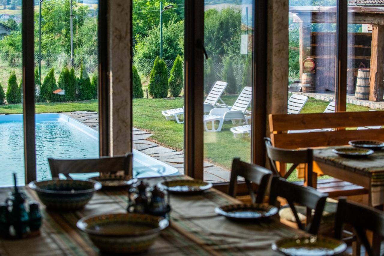 Етно Комплекс "Поп Грую Бански" Banya  Bagian luar foto