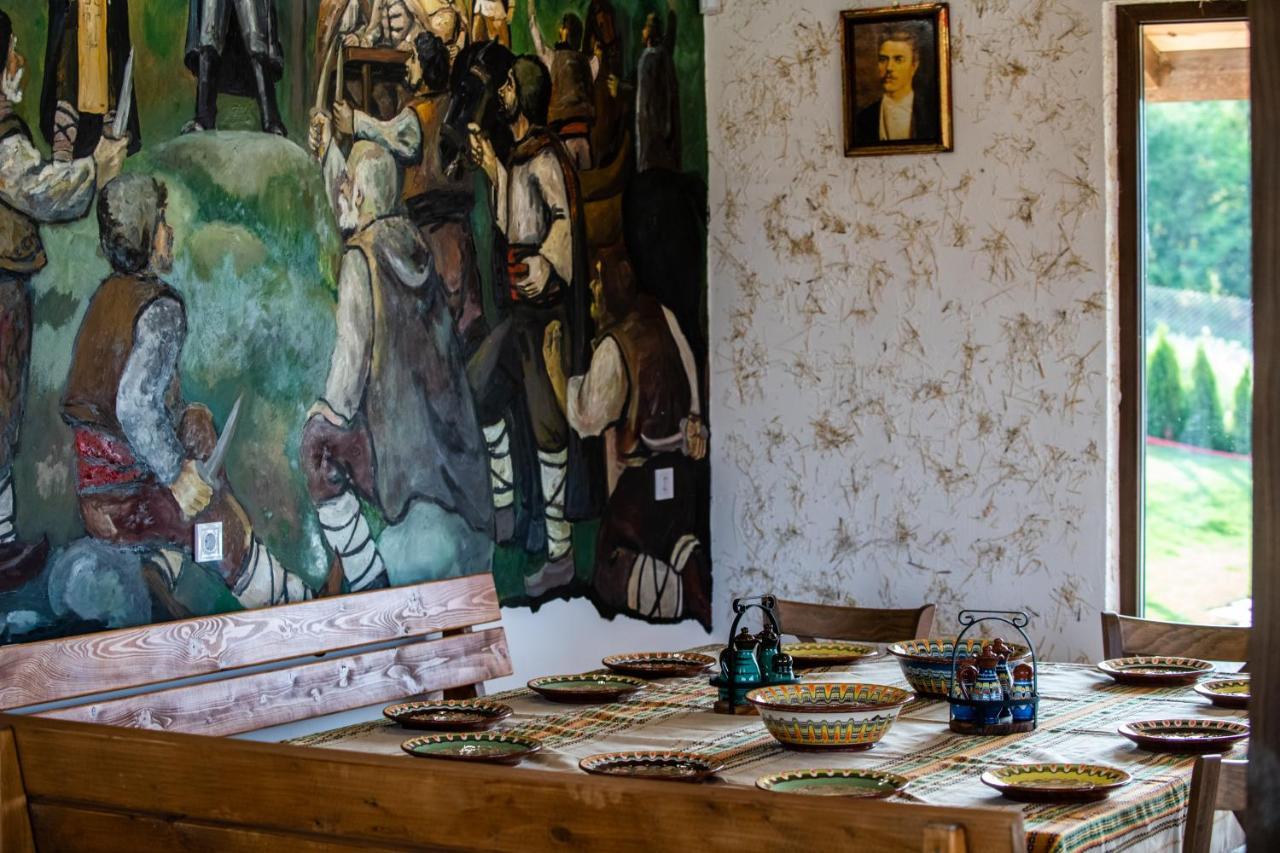 Етно Комплекс "Поп Грую Бански" Banya  Bagian luar foto