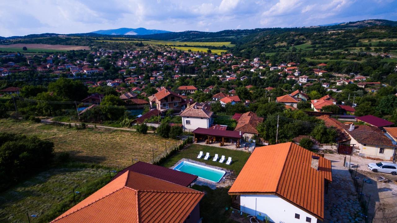 Етно Комплекс "Поп Грую Бански" Banya  Bagian luar foto